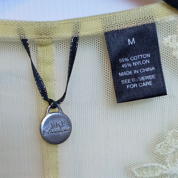 Gimmicks by BKE Boho Western Embroidered Lace Open Front Mesh Ombre Vest - Picture 4 of 6